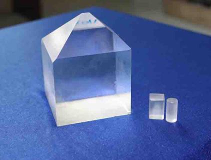 Variation des Brechungsindex mit der Temperatur und der Abstimmrate für KDP-Isomorphe
