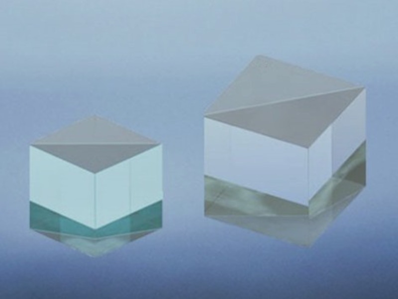Polarizating Beamsplitter (PBS)