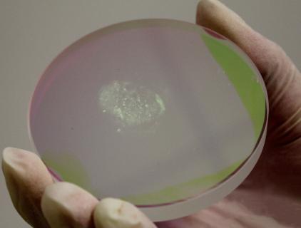 Verfolgen und Verstehen von Laserschadensereignissen in der Optik